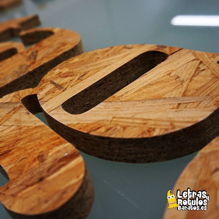 Letra Corpórea Madera OSB