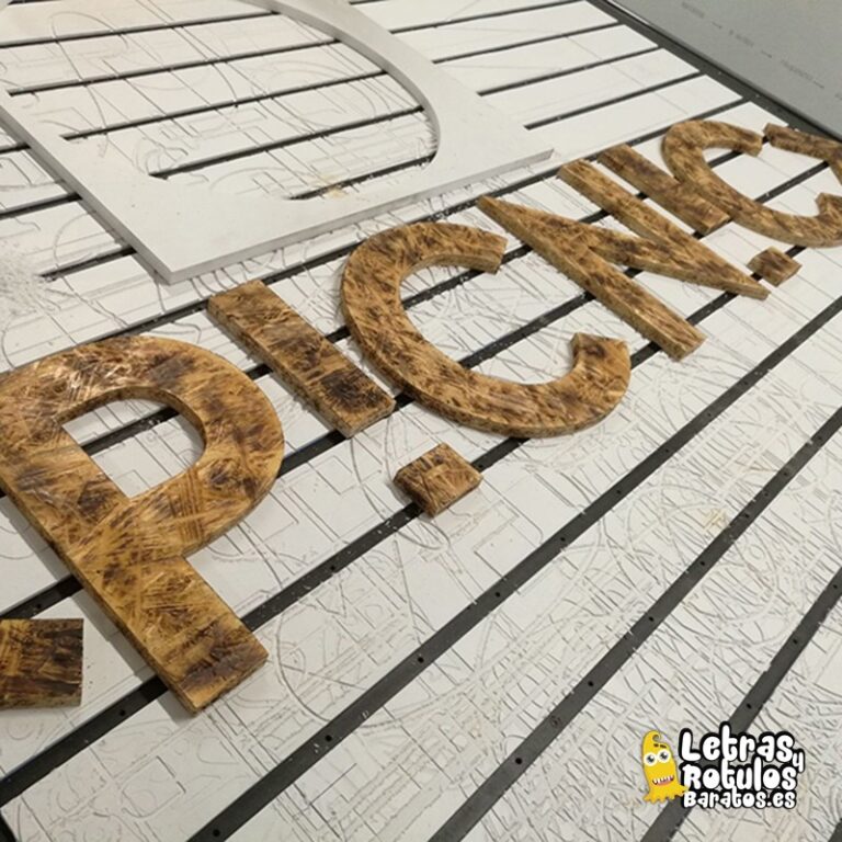 Letra Corpórea Madera OSB