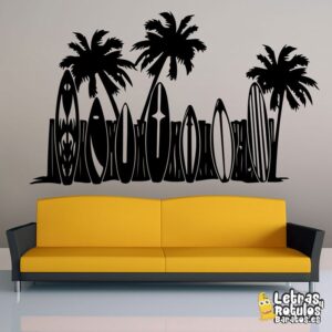 Tablas de surf con palmeras