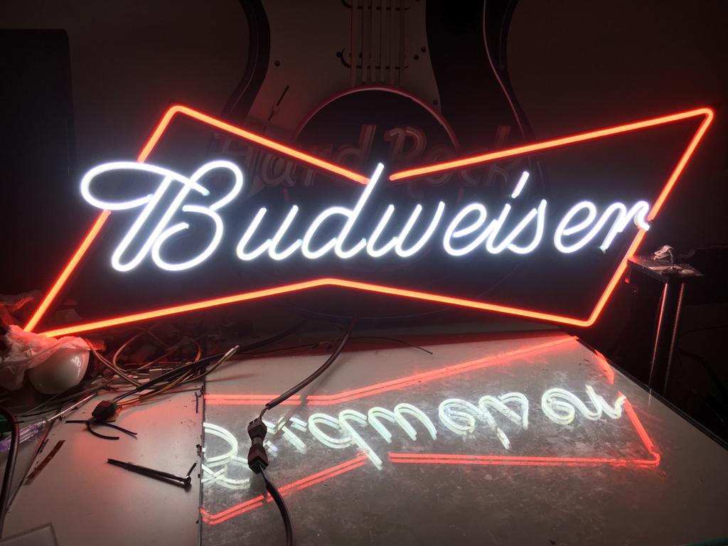 Rotulo-Neon-LED-No-Contaminante-Budweiser